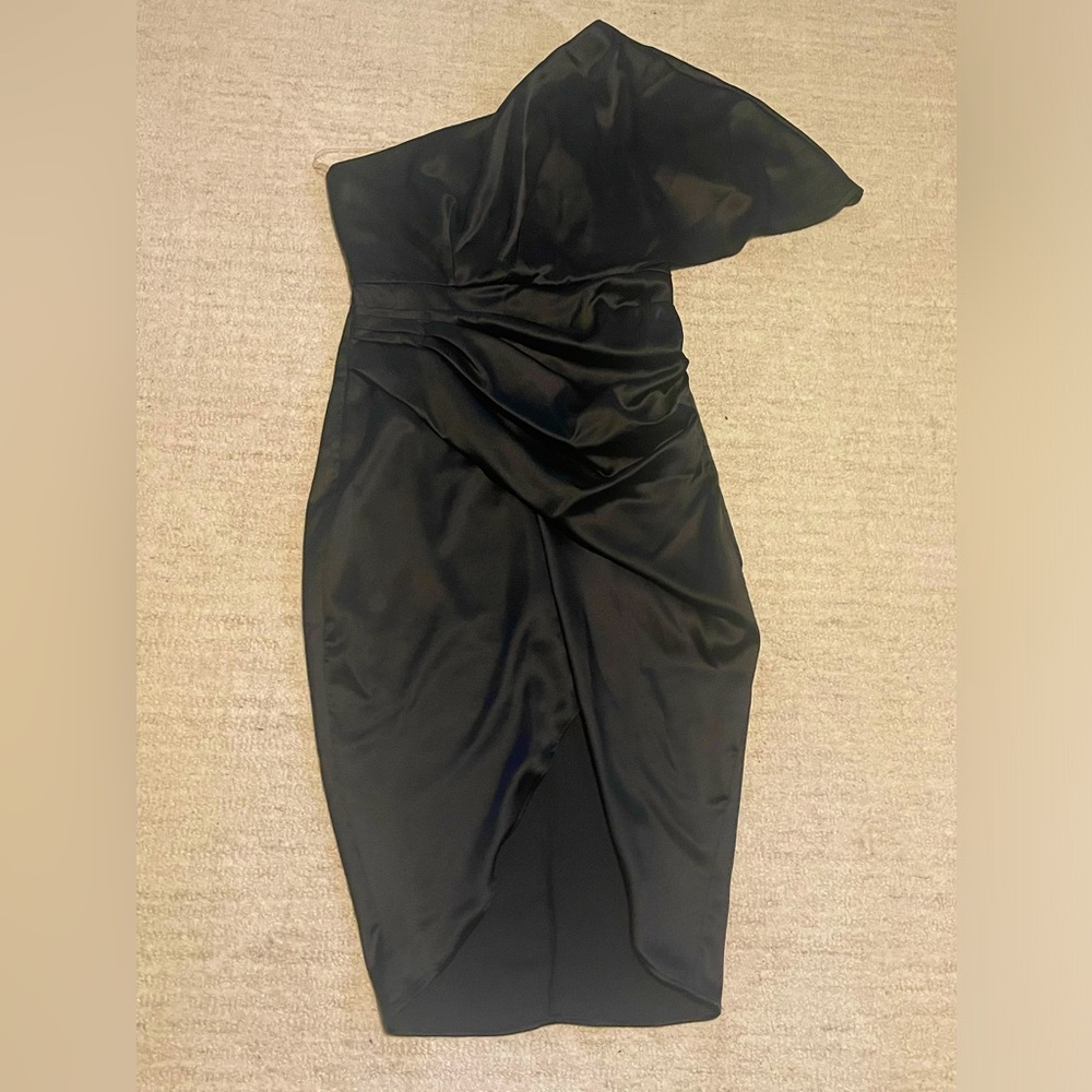 Black one-shoulder satin midi dress